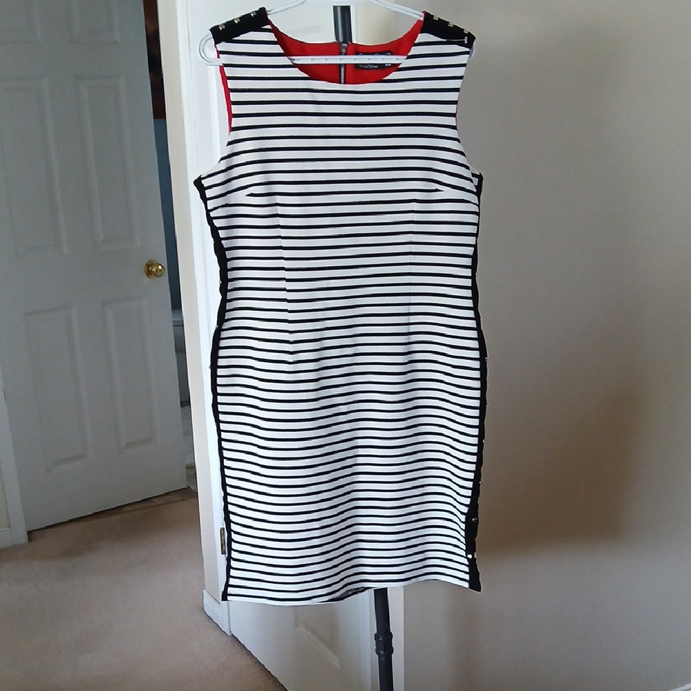 Black and White Sheath Midi Dress Sleeveless Crew Neck